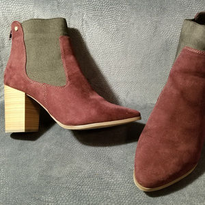 Maroon boots with stacked heel